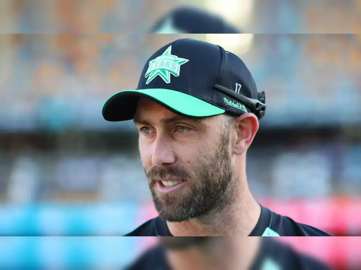 शून्य का ताज पहना मैक्सवेल ने