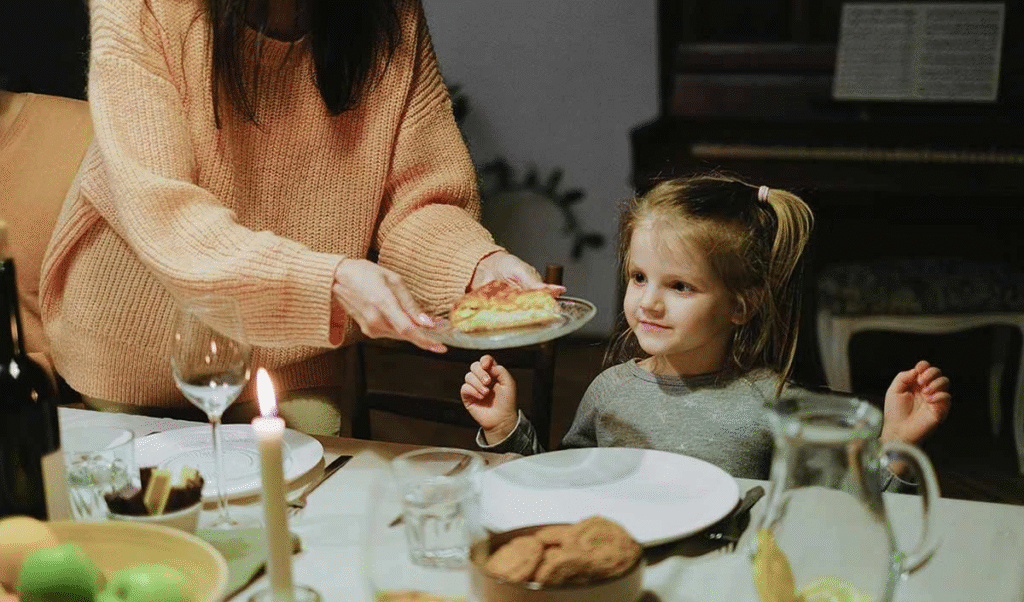 Emotional Eating : इमोशनल ईटिंग को मैनेज करने के लिए अपनाएं ये आसान उपाय