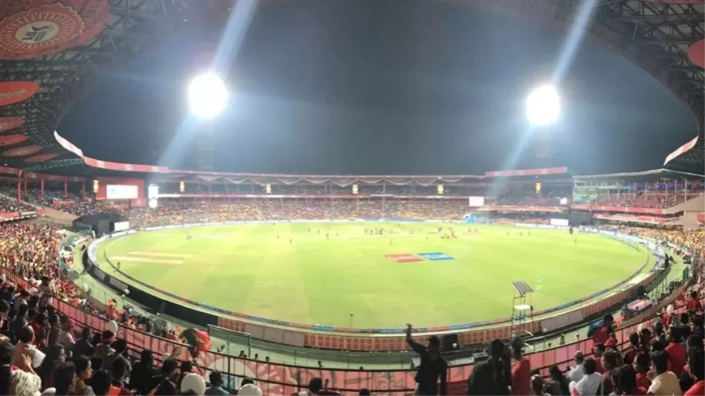 RCB vs RR: चिन्नास्वामी की पिच पर बल्लेबाजों का बोलबाला?