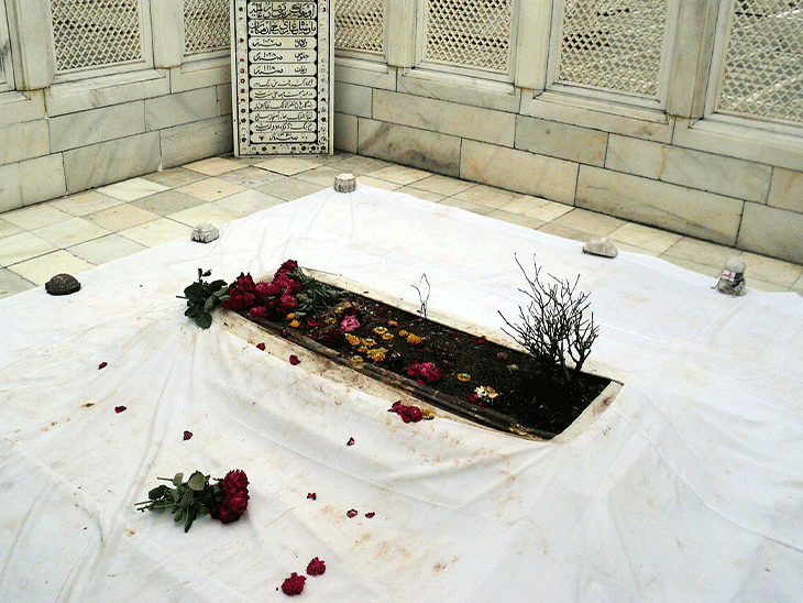 Aurangzeb की कब्र पर विवाद, UN से मांगी सुरक्षा।