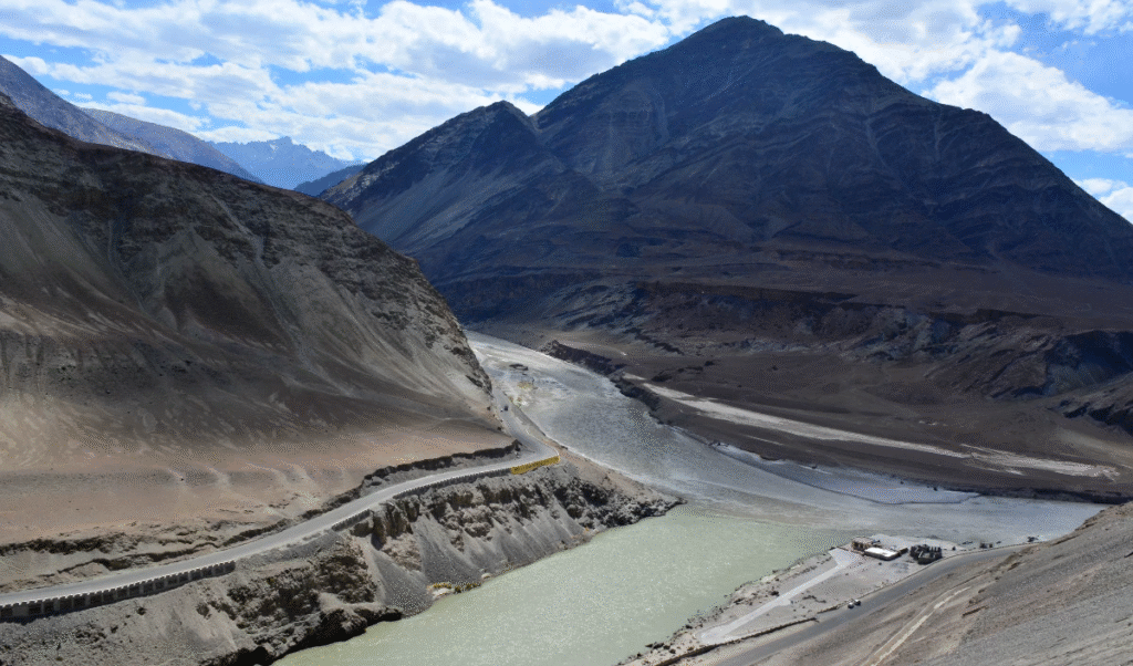 Indus Waters Treaty : पहलगाम हमले के बाद सिंधु जल संधि स्थगित, पाकिस्तान पर क्या होगा असर?