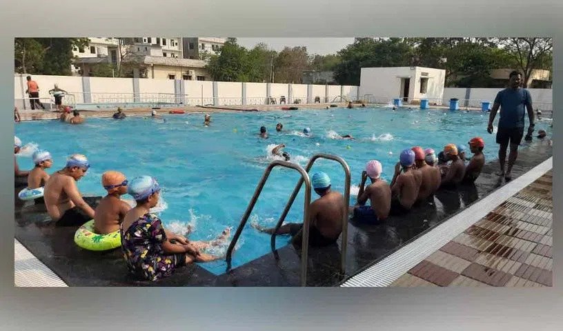 Karimnagar में तैराकी कक्षाएं बन गईं आकर्षण का केंद्र