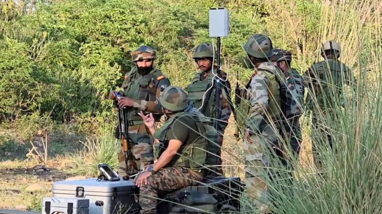 Anti-Maoist :4,000 सैनिक भारत के माओवादी विरोधी अभियान में जुटे।