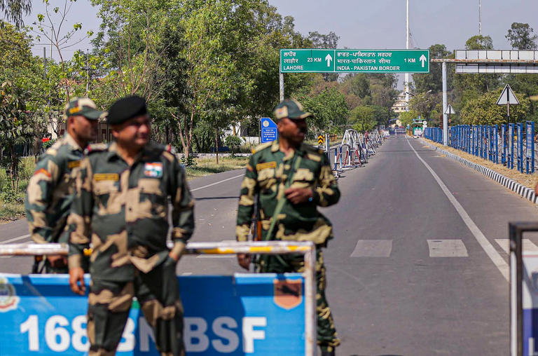 Attari border :अर्थव्यवस्था के पतन का संकेत, व्यापार पर गंभीर प्रभाव।