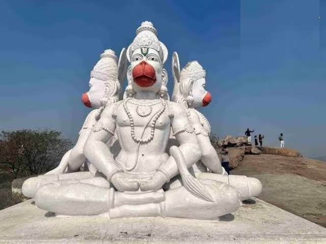 हैदराबाद की पहाड़ी में मौजूद 250 साल पुराना हनुमान मंदिर 