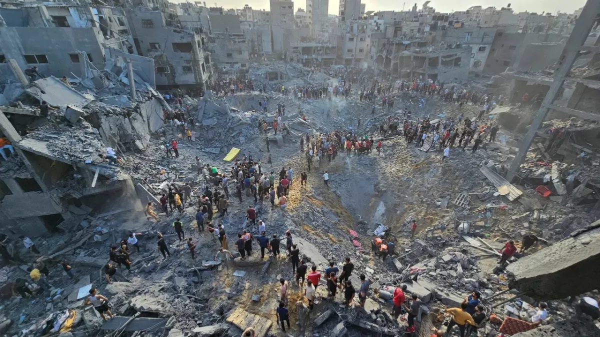 Gaza में इजरायली सेना का बड़ा हमला, 43 की दर्दनाक मौत