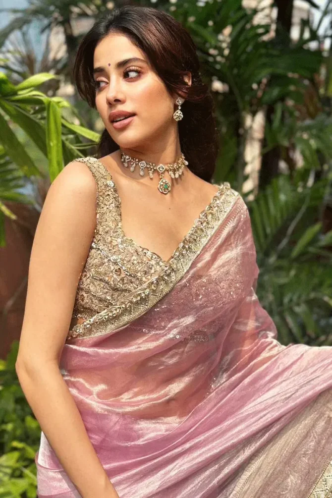 Janhvi Kapoor :का साउथ इंडियन लुक गाइड।