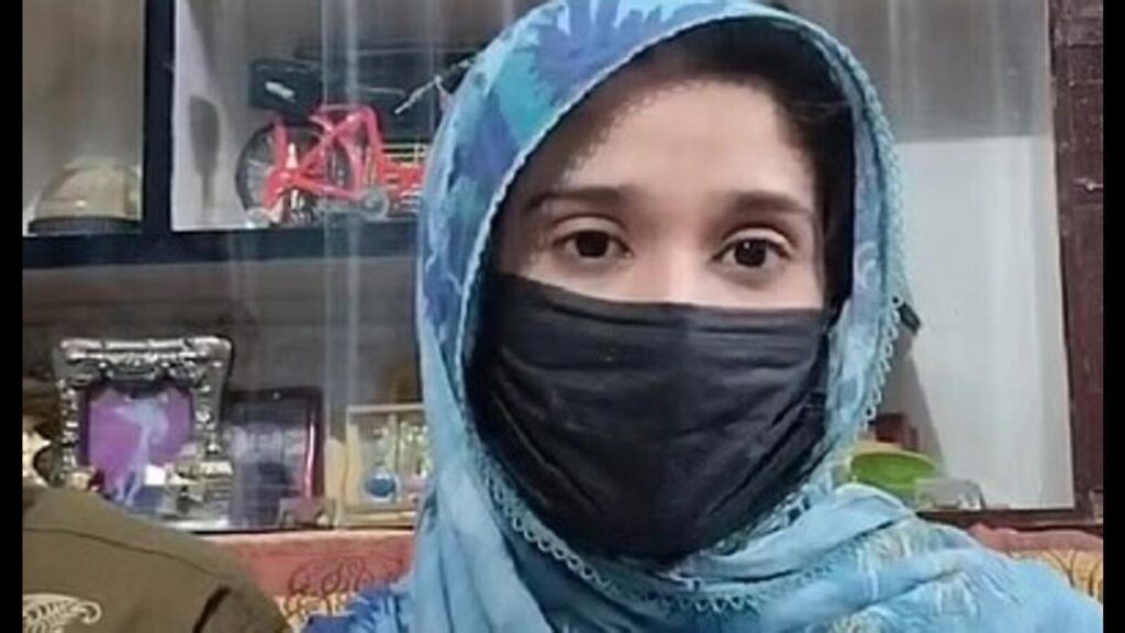 Pregnant Pakistani woman appeals to PM :भारत में रहने दें।