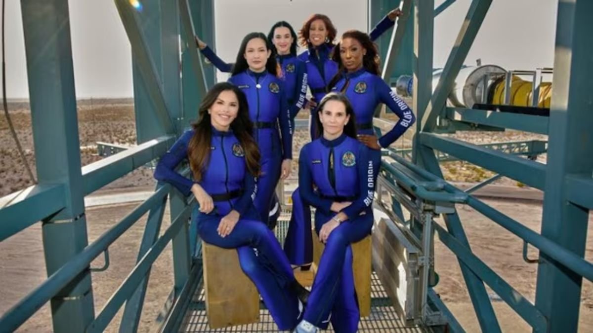 NS-31 मिशन से आज 6 महिलाएं जाएंगी अंतरिक्ष में.