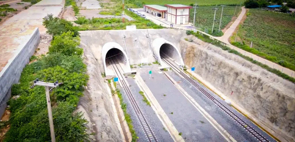 India की सबसे longest railway tunnel ने रचा इतिहास।