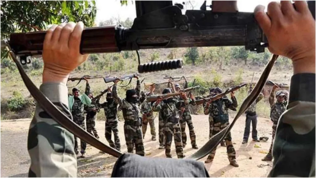 Against the Naxalites: ऑपरेशन जारी, 14 माओवादियों ने तेलंगाना पुलिस के सामने किया सरेंडर