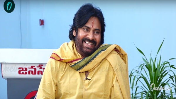 Pawan Kalyan : ने गांव की महिलाओं को भेजे जूते।