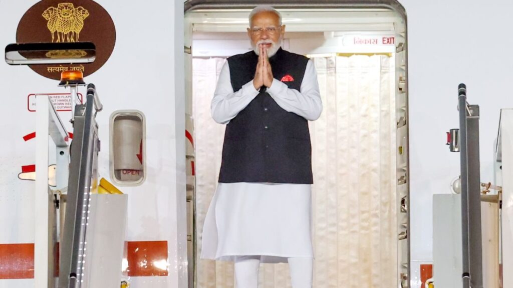 BIMSTEC समिट में पहुंचे पीएम मोदी, बैंकॉक में हुआ स्वागत