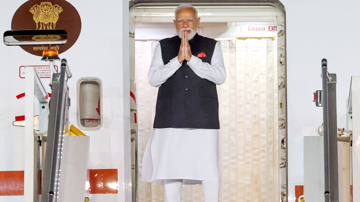BIMSTEC समिट में पहुंचे पीएम मोदी, बैंकॉक में हुआ स्वागत
