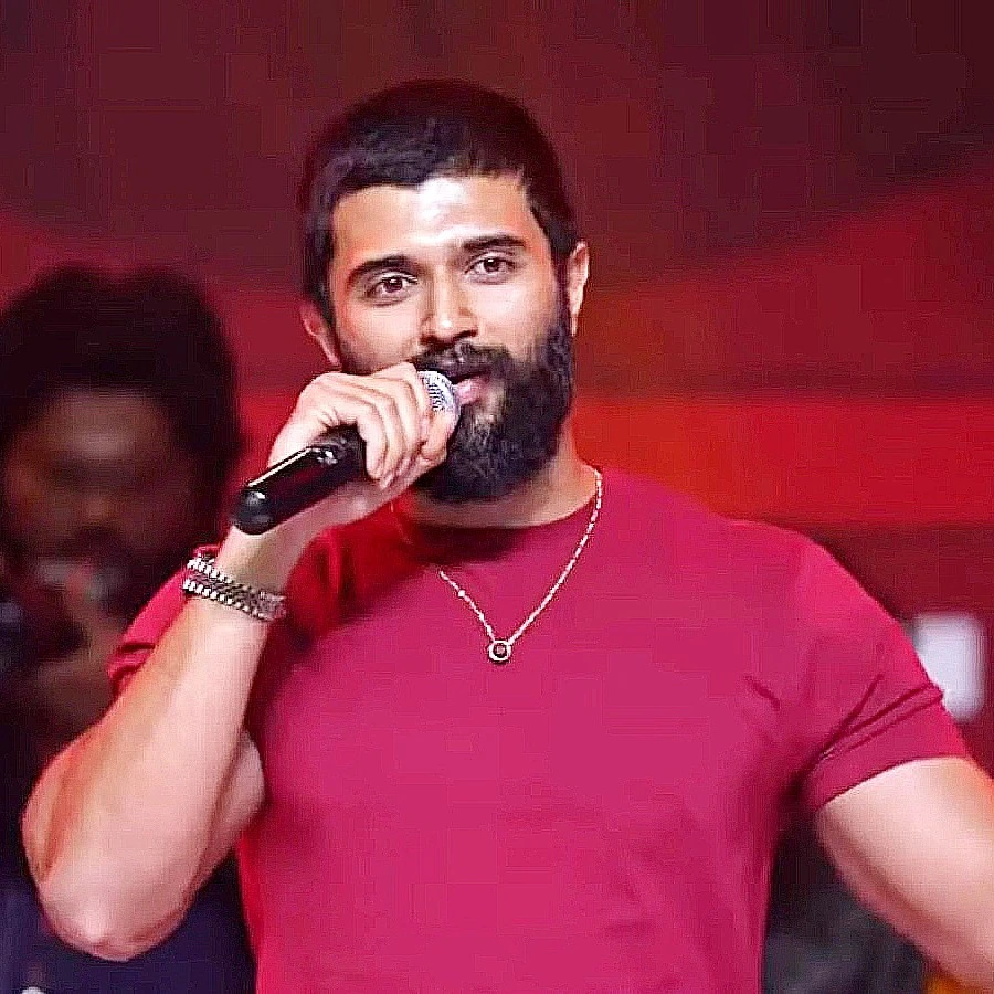 "Vijay Deverakonda ने Aurangzeb को थप्पड़ देने की बात कही"