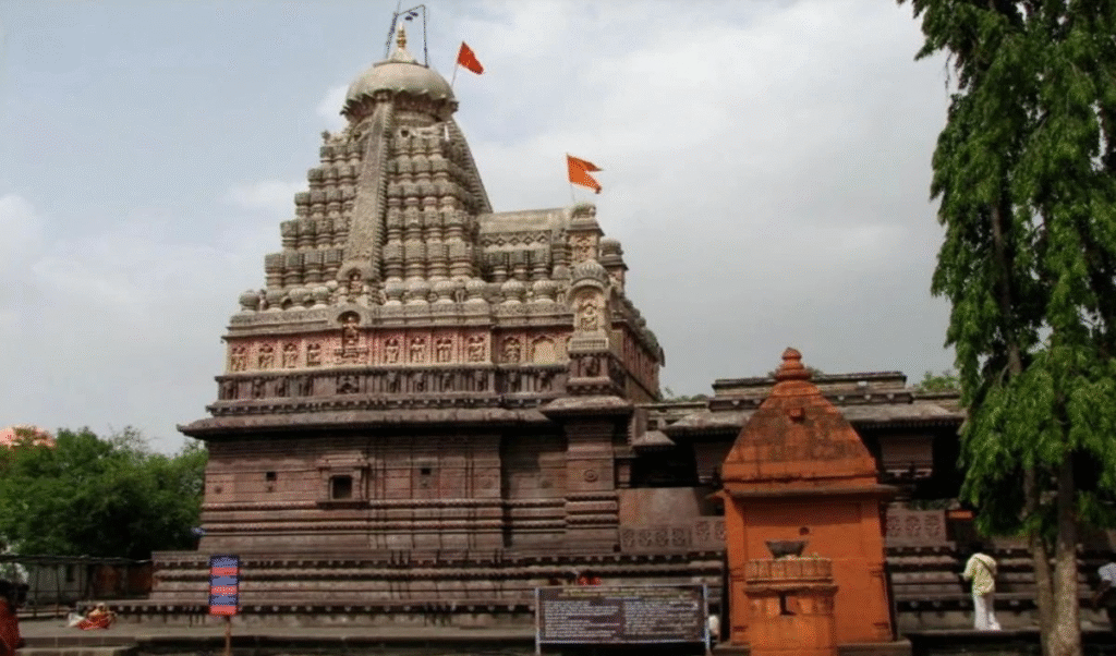 Temple : मथुरा में स्थित है भाई-बहन का मंदिर