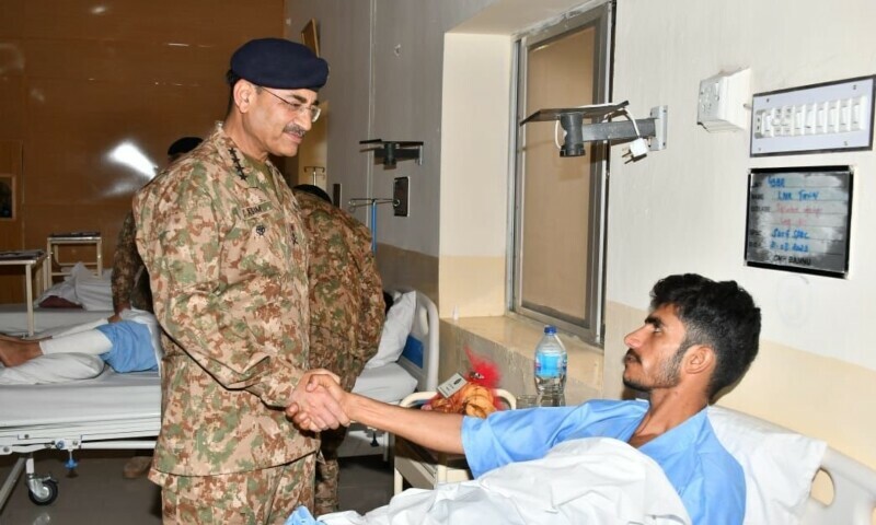 Pakistan: लाहौर-रावलपिंडी में घायल जवान, मुनीर पहुंचे, पाक का झूठ खुला!