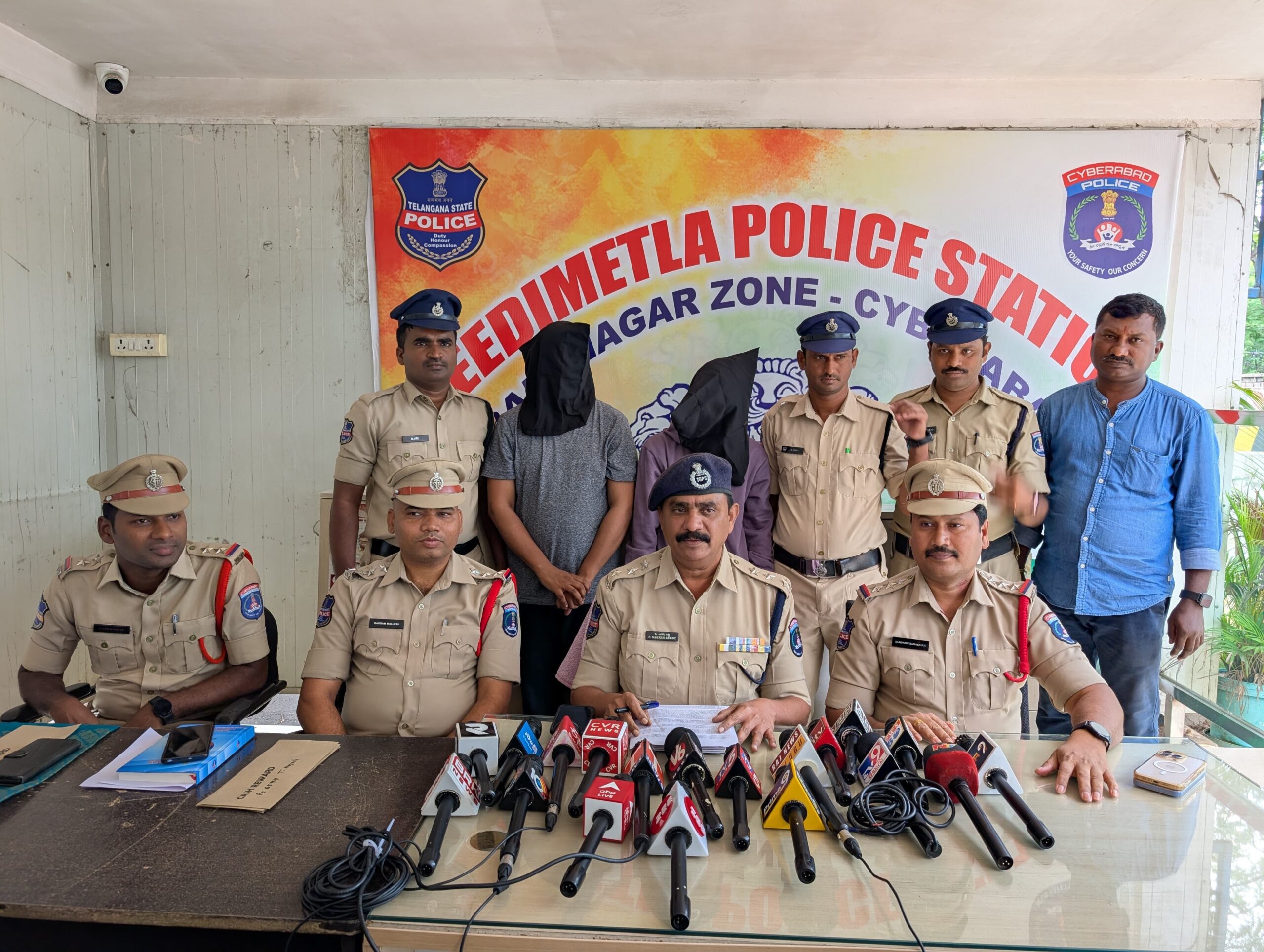 पुलिस ने चुनौती स्वीकार की, तो पकड़े गए दो फर्ज़ी नक्सली