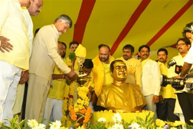 NTR Jayanti 2025: चंद्रबाबू नायडू ने दी श्रद्धांजलि