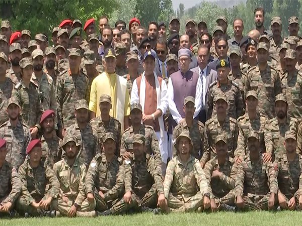 “क्या परमाणु हथियार एक ‘दुष्ट राष्ट्र’ पाकिस्तान के हाथों  सुरक्षित हैं?” – रक्षामंत्री राजनाथ सिंह