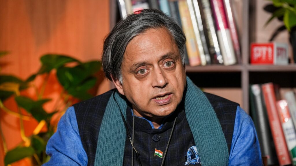 Shashi Tharoor: थरूर संग भारतीय दल कोलंबिया दौरे पर