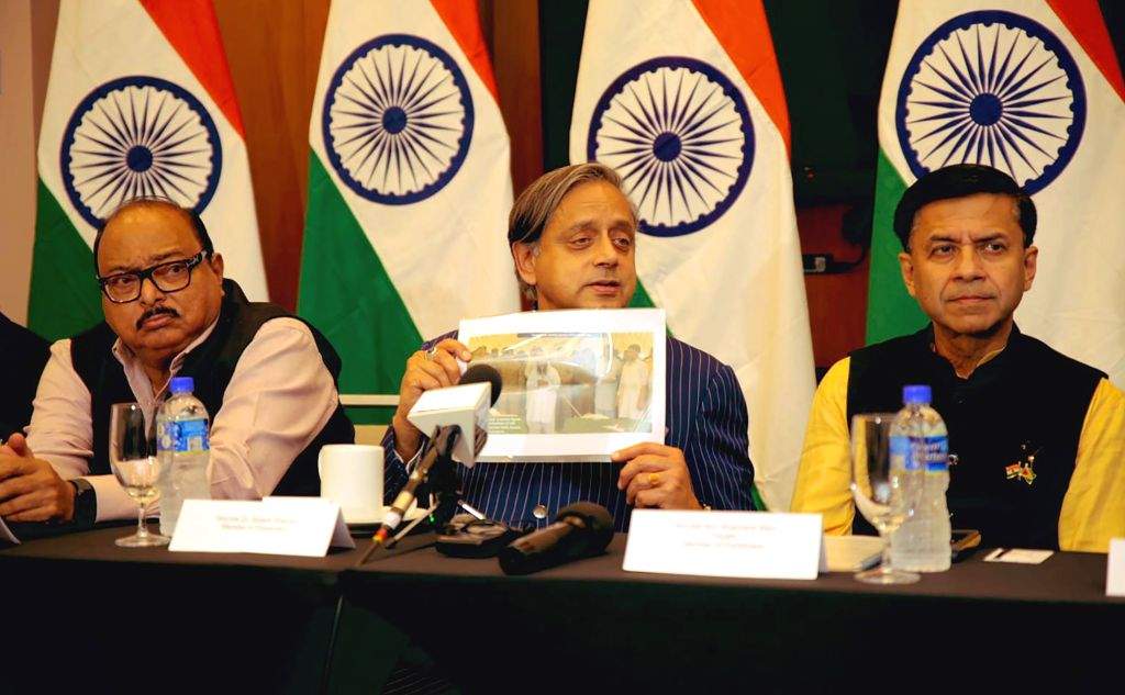 Shashi Tharoor Colombia