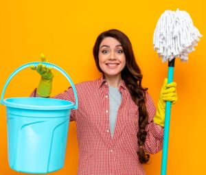 पोछा लगाने में आता है आलस, 4 हैक्स बनाएंगे आपके काम को आसान