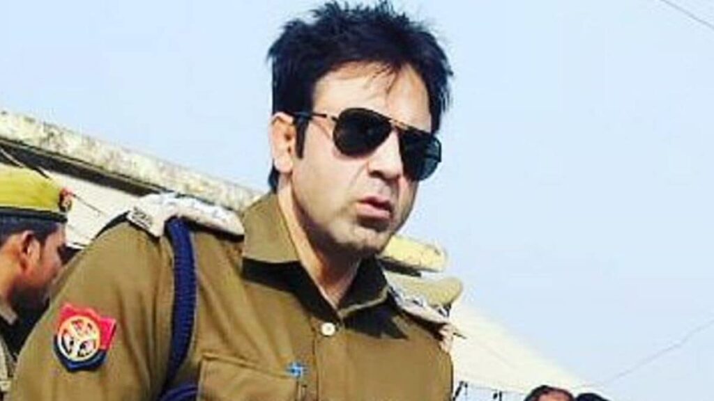 Sambhal CO अनुज चौधरी ने अपनी जान जोखिम में क्यों डाली ?