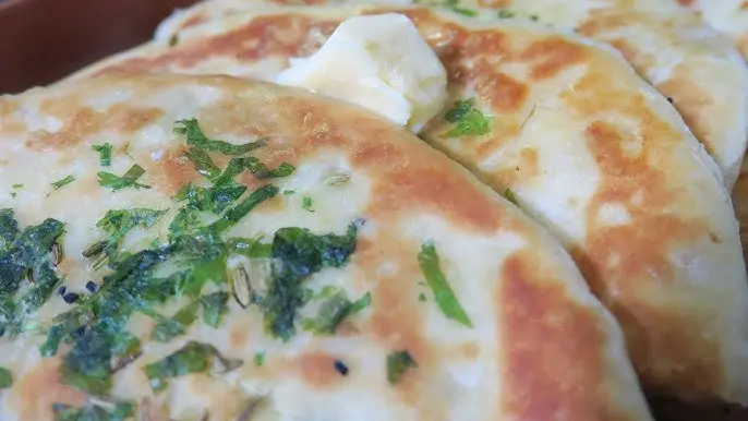 Tawa Kulcha Recipe: ऐसे बनाएंगे घर पर कुलचा, तो स्वाद भूल नहीं पाएंगे आप