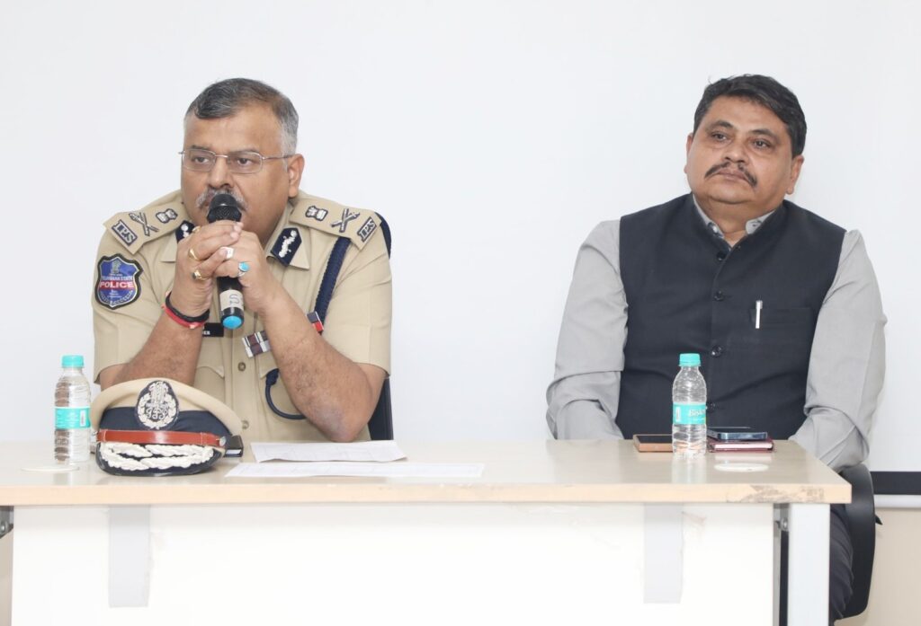 Hyderabad News : जनता का विश्वास जीतने की दिशा में काम करें : डॉ. जितेन्द्र