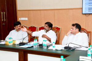 Deputy CM: यह सुनिश्चित करें कि रोजगार और आय पैदा करने वाले उद्योग राज्य से बाहर न जाएं: डिप्टी सीएम