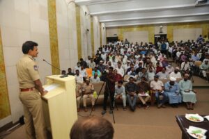 City : पशुओं के अवैध परिवहन को रोकने स्थापित होंगे चेकपॉइंट : सीवी आनंद