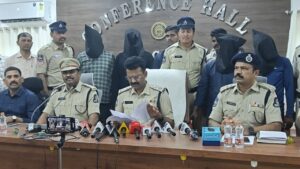 Murder: हत्या और लूट के अलग-अलग मामलों में चार गिरफ्तार