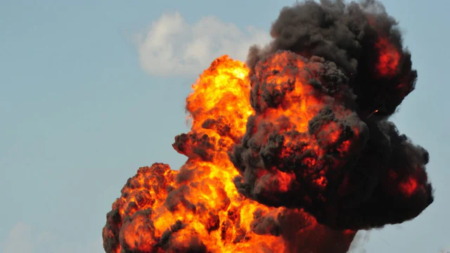 Khyber Pakhtunkhwa suicide blast: कई पुलिसकर्मी शहीद।