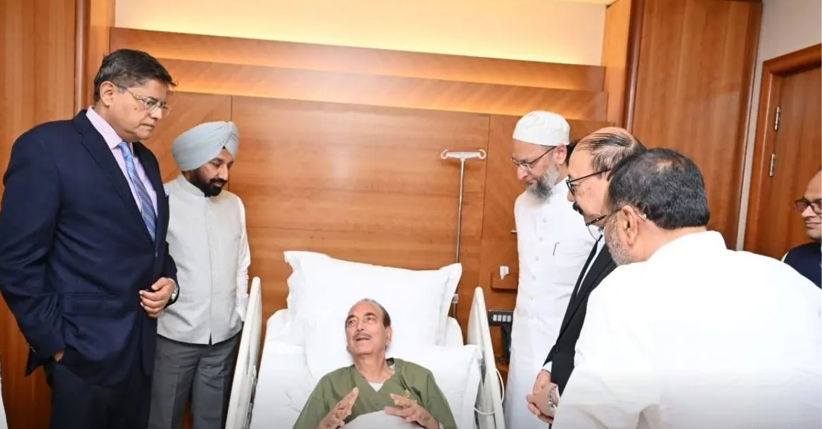 पाक की पोल खोलने गए गुलाम नबी आजाद अस्पताल में भर्ती