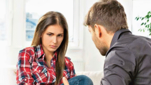 Expert Advice। समय के साथ कपल्स के बीच दूरियां क्यों आ जाती हैं? क्यों आती है रिश्तों में दरार