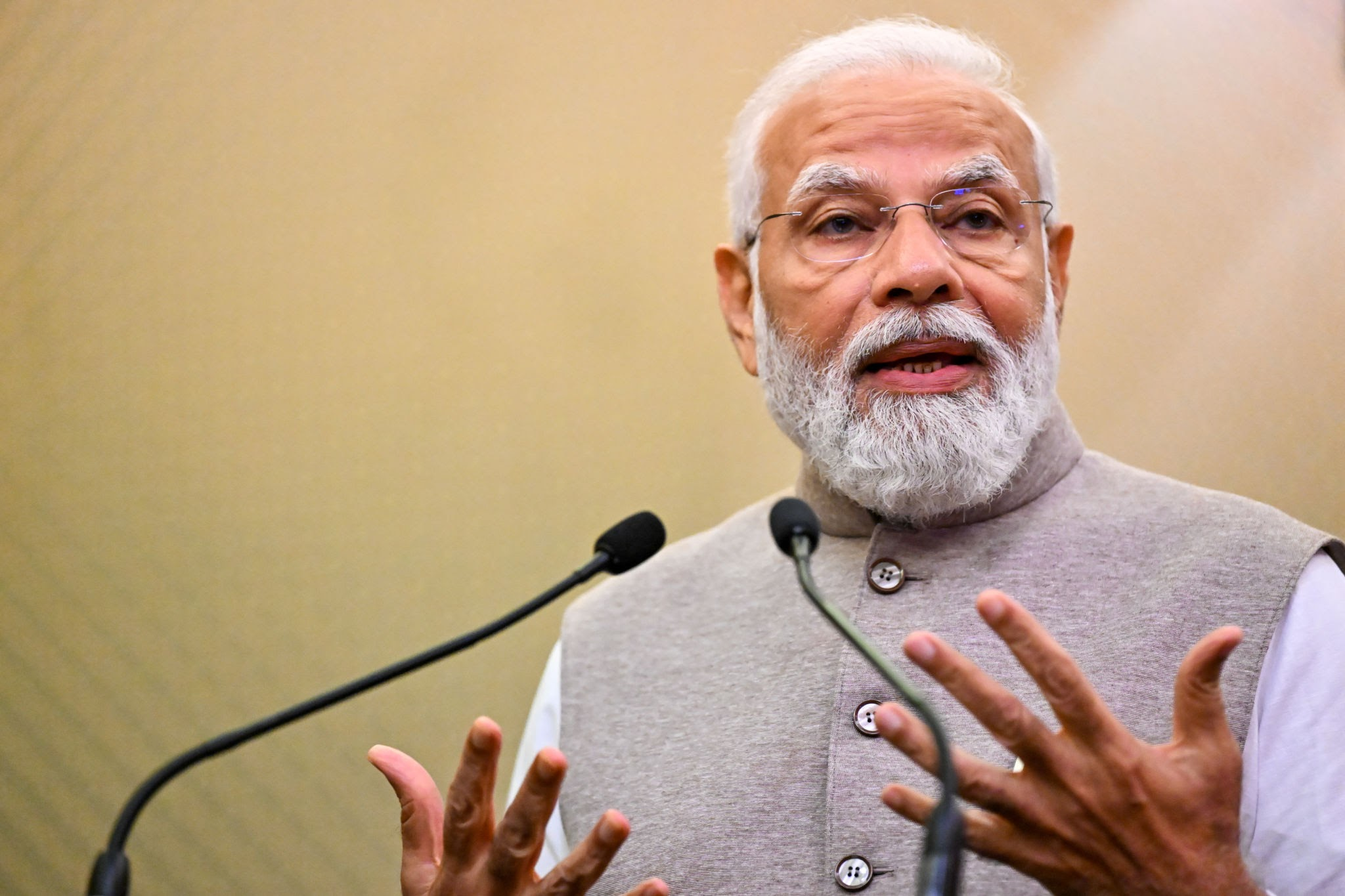 भारत में निर्मित उत्पादों को प्राथमिकता दें नागरिक : मोदी