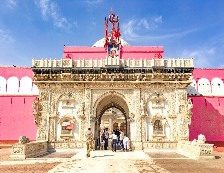 PM मोदी करेंगे करणी माता मंदिर दर्शन, जानें इतिहास