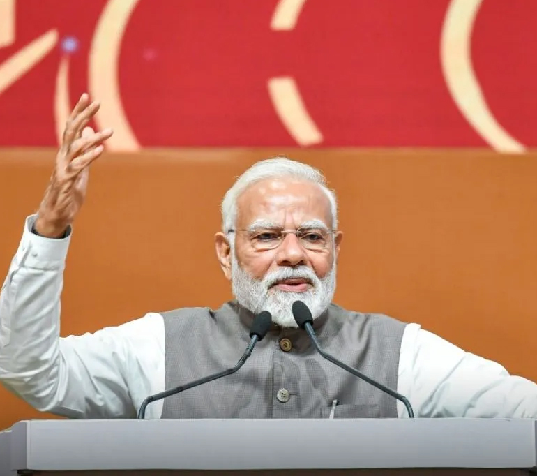 कल एयरपोर्ट का लोकार्पण करेंगे पीएम , महिला पायलट उड़ाएंगी प्लेन