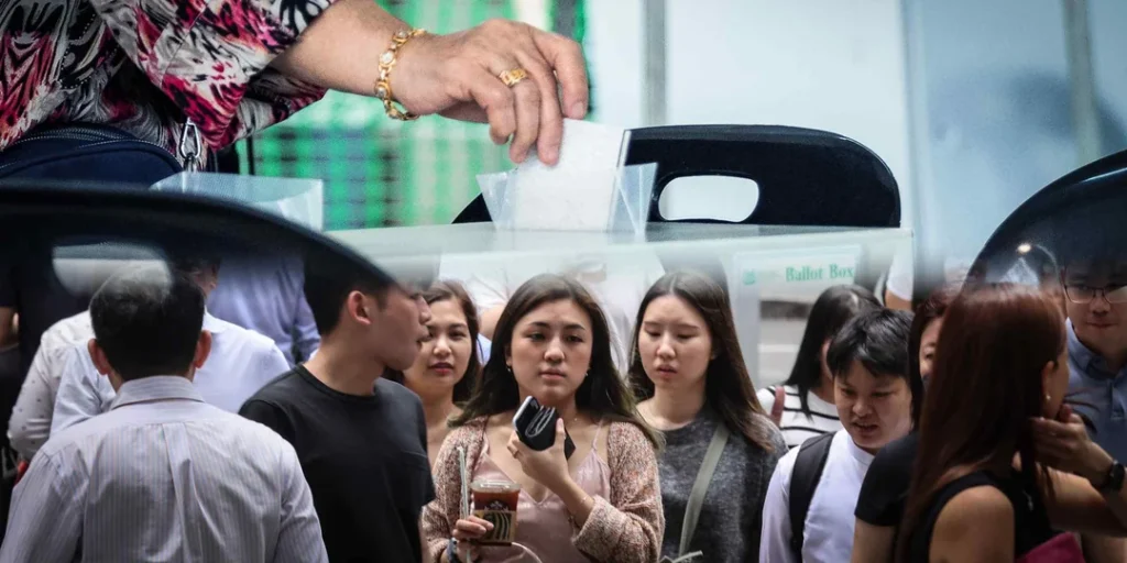 Singapore :सिंगापुर में 16वें आम चुनाव के लिए मतदान जारी