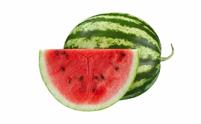 Summer : गर्मियों में शरीर को सेहतमंद और हमेशा एनर्जेटिक रखने के लिए इन फलों का करें सेवन