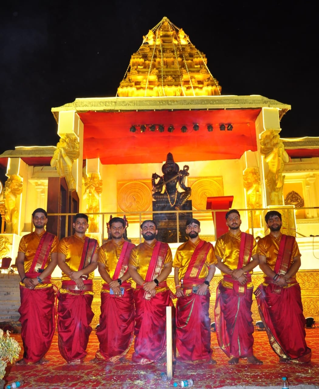 सरस्वती पुष्करम में प्रतिदिन सरस्वती नवरात्रि माला आरती कार्यक्रम