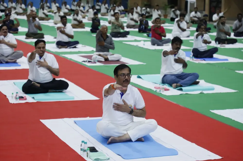 एससीआर ने 11वां अंतर्राष्ट्रीय योग दिवस मनाया