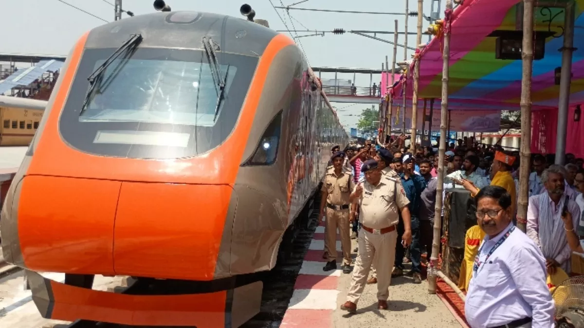 यात्रियों के लिए चलेंगी 150 नई ट्रेनें