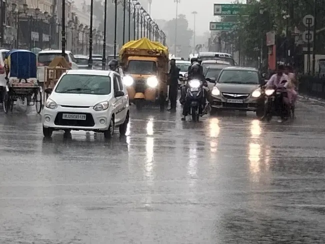 UP में सक्रिय हुआ मानसून, 11 जिलों में भारी बारिश का ऑरेंज अलर्ट