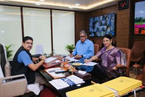 UP News : 100 साल का टूटा रिकॉर्ड, लखनऊ विश्वविद्यालय में महिला ने संभाला कुलसचिव का पद