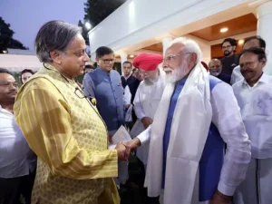 भाजपा में नहीं जा रहे हैं कांग्रेस सांसद शशि थरूर