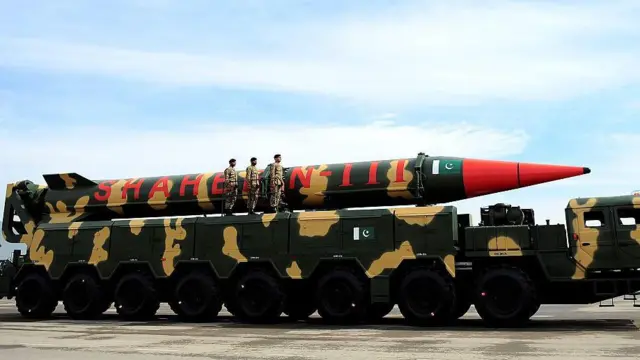 Ballistic Missile: अब अमेरिका तक मार की तैयारी में पाकिस्तान? बढ़ा परमाणु खतरा