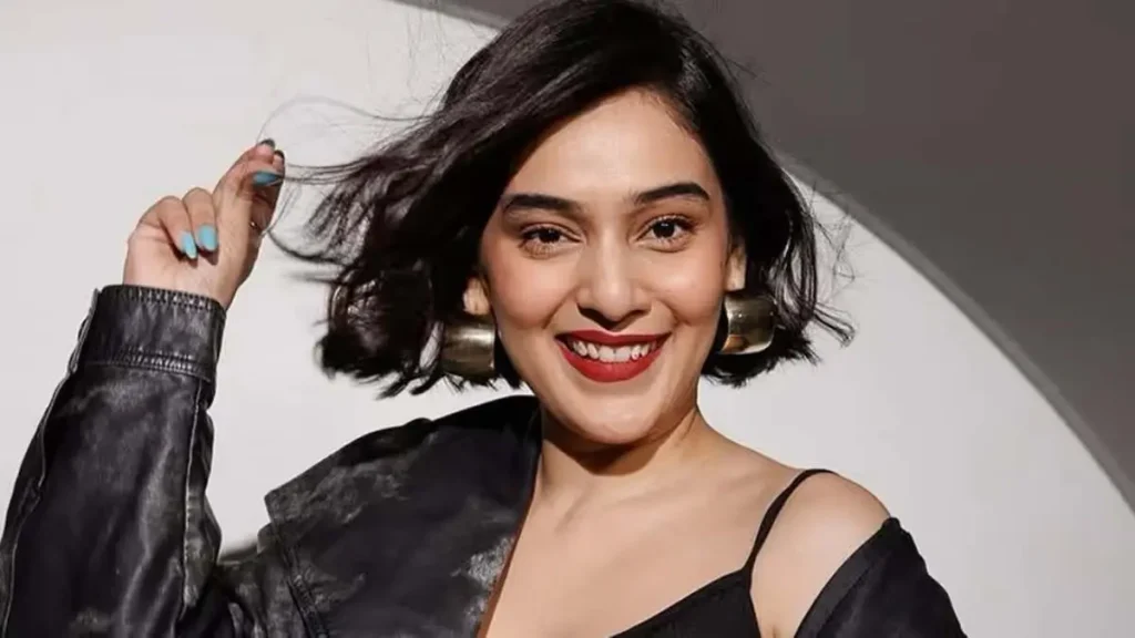 Entertainment : सोशल मीडिया पर आरजे महवश का वीडियो वायरल