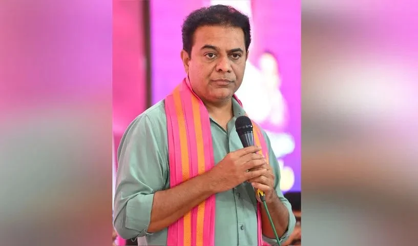 केटीआर ने की आदिवासी क्षेत्रों में तोड़फोड़ को लेकर कांग्रेस की आलोचना